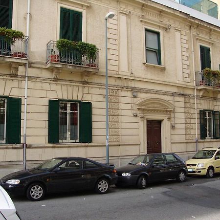 La Maison Des Livres Reggio Calabria Exterior foto