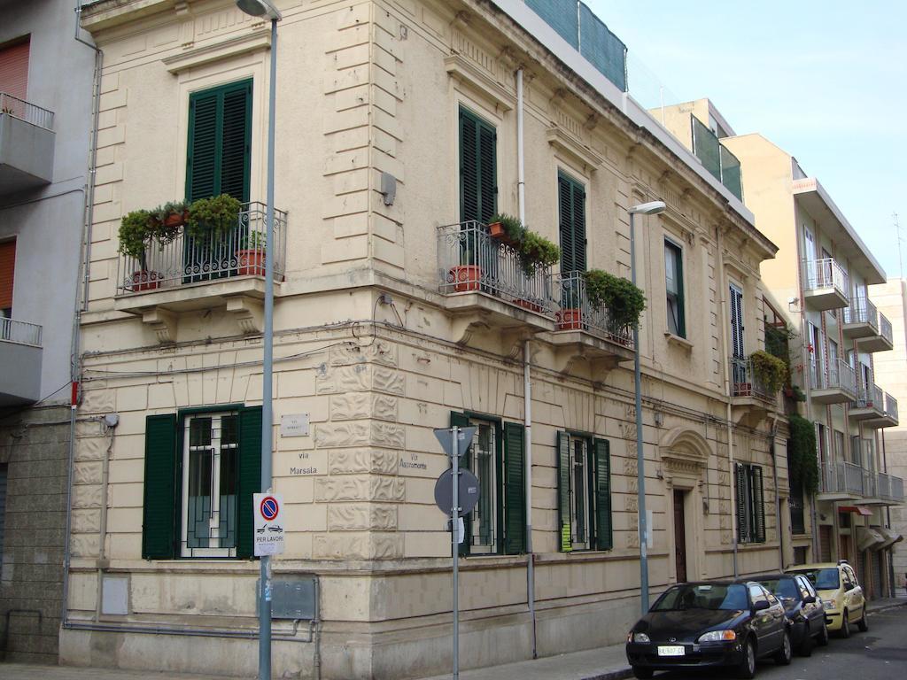 La Maison Des Livres Reggio Calabria Exterior foto